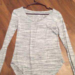 So relaxed women’s tight fitted top grey heathered